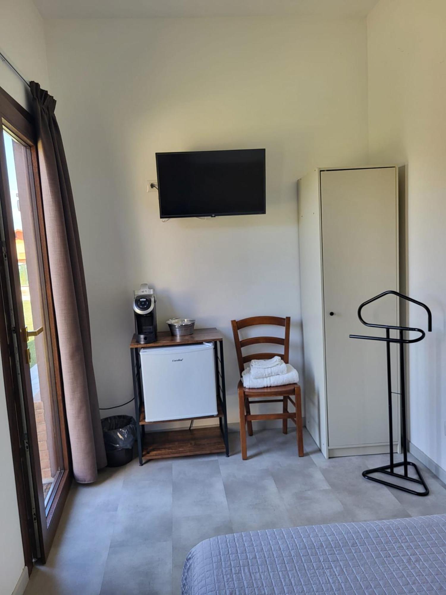 Casa Mala' Hotel Ceprano Bagian luar foto